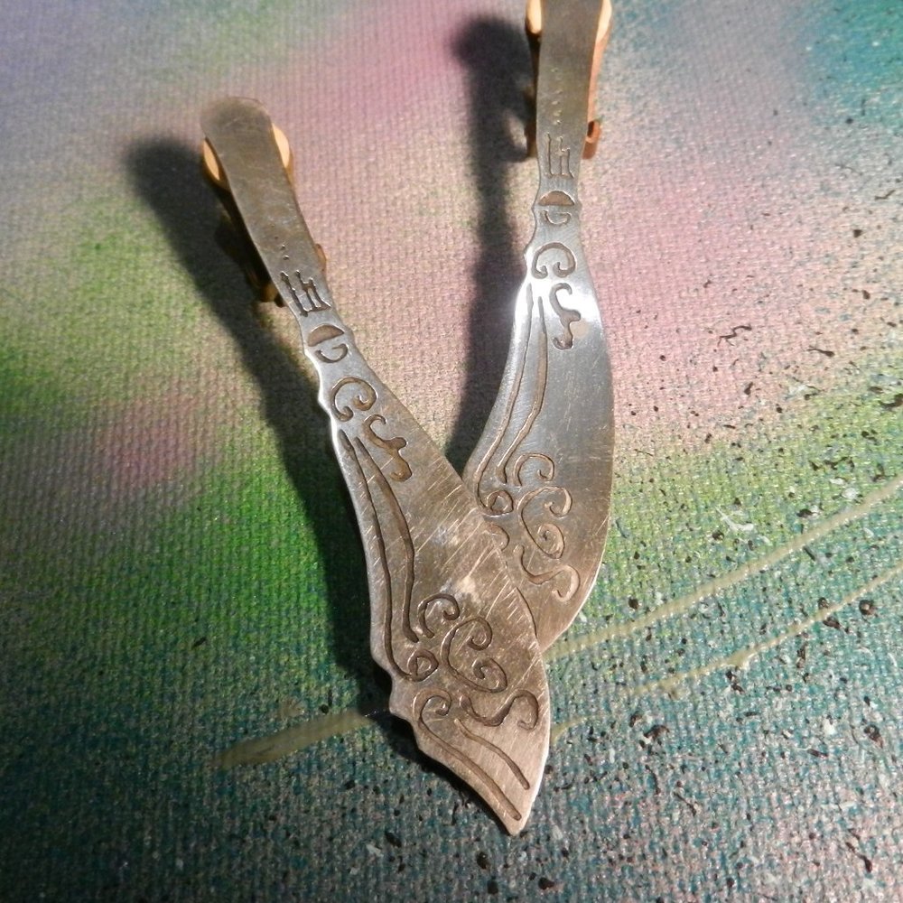 VTG Contempo pewter clip earrings silver pewter tone knife utensil pirate flair - Picture 5 of 10